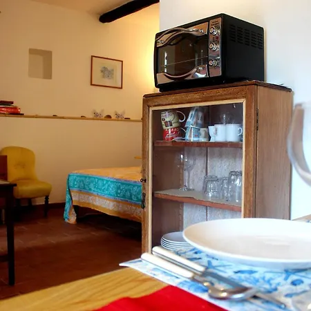 Lägenhet La Casetta Della Pietra Montale (Liguria)