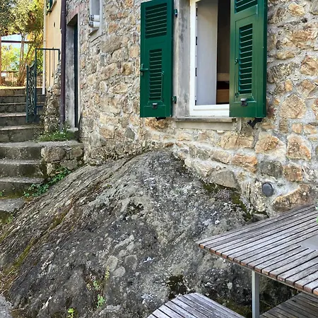 La Casetta Della Pietra Lägenhet Montale (Liguria)