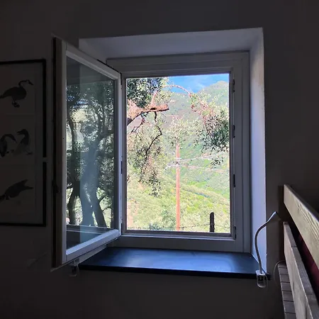 La Casetta Della Pietra * Montale (Liguria)